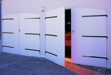 Porte battante deux vantaux, cadre aluminium