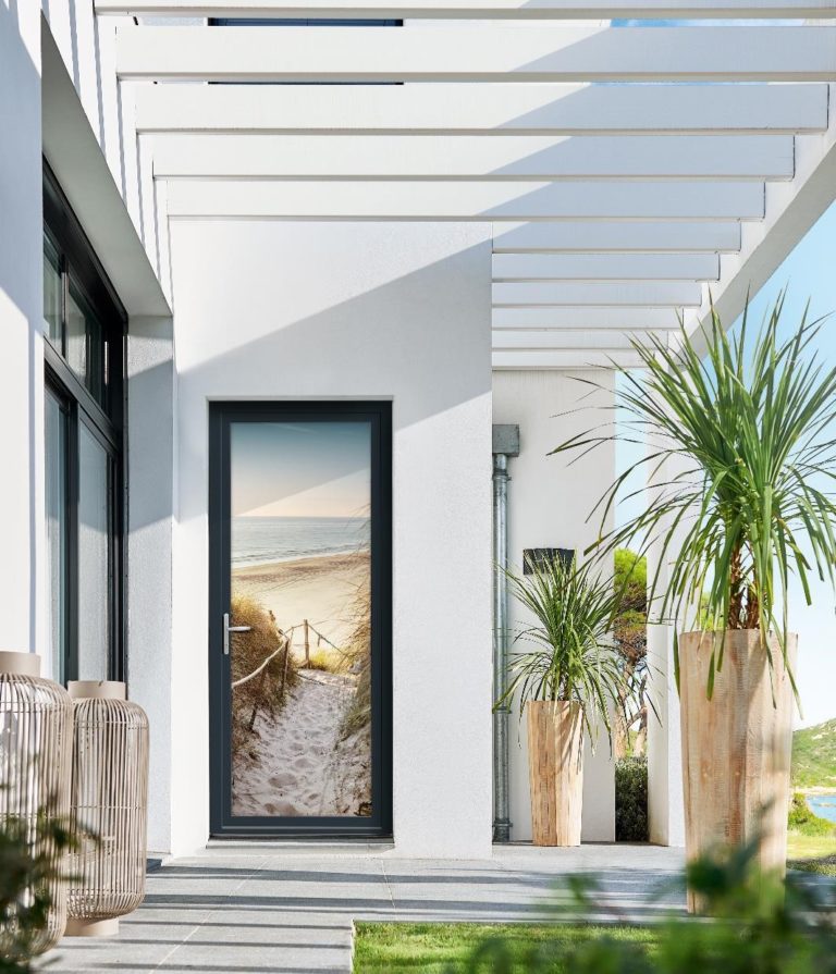 Porte UNIC personnalisable avec visuel imprimé dans le vitrage
